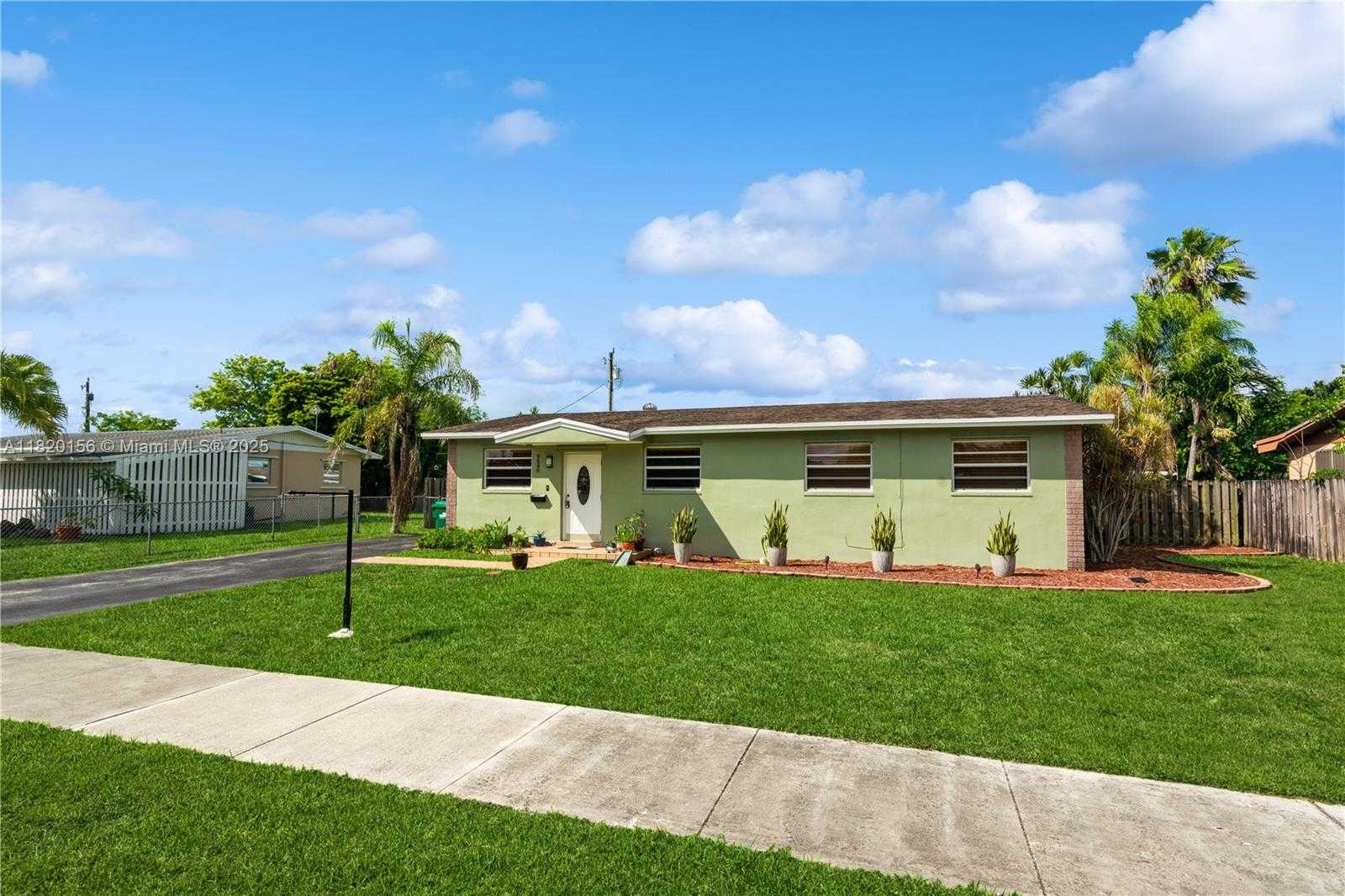Small Image of 9540 LISA RD, Cutler Bay Number 3