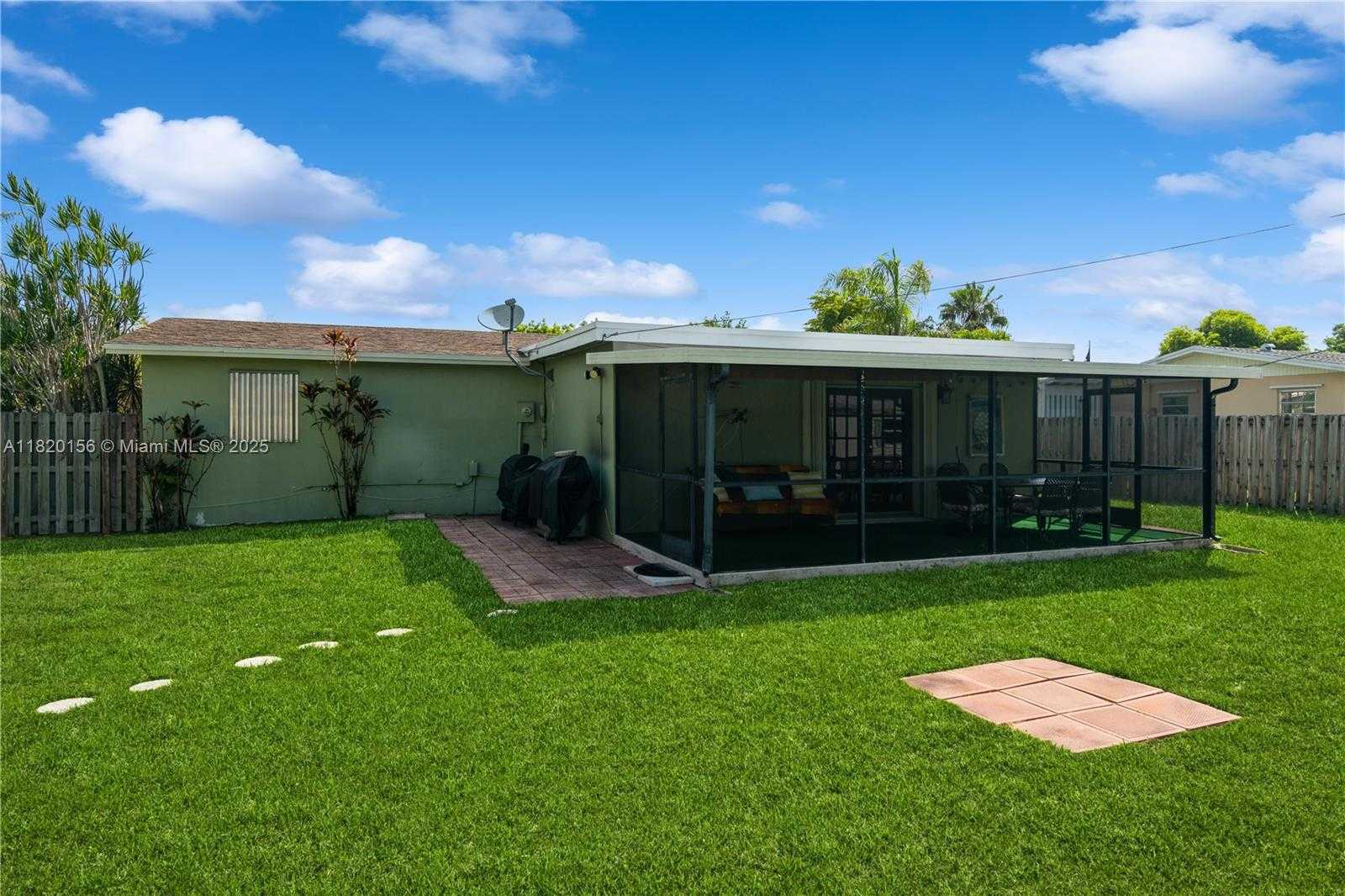 Small Image of 9540 LISA RD, Cutler Bay Number 31