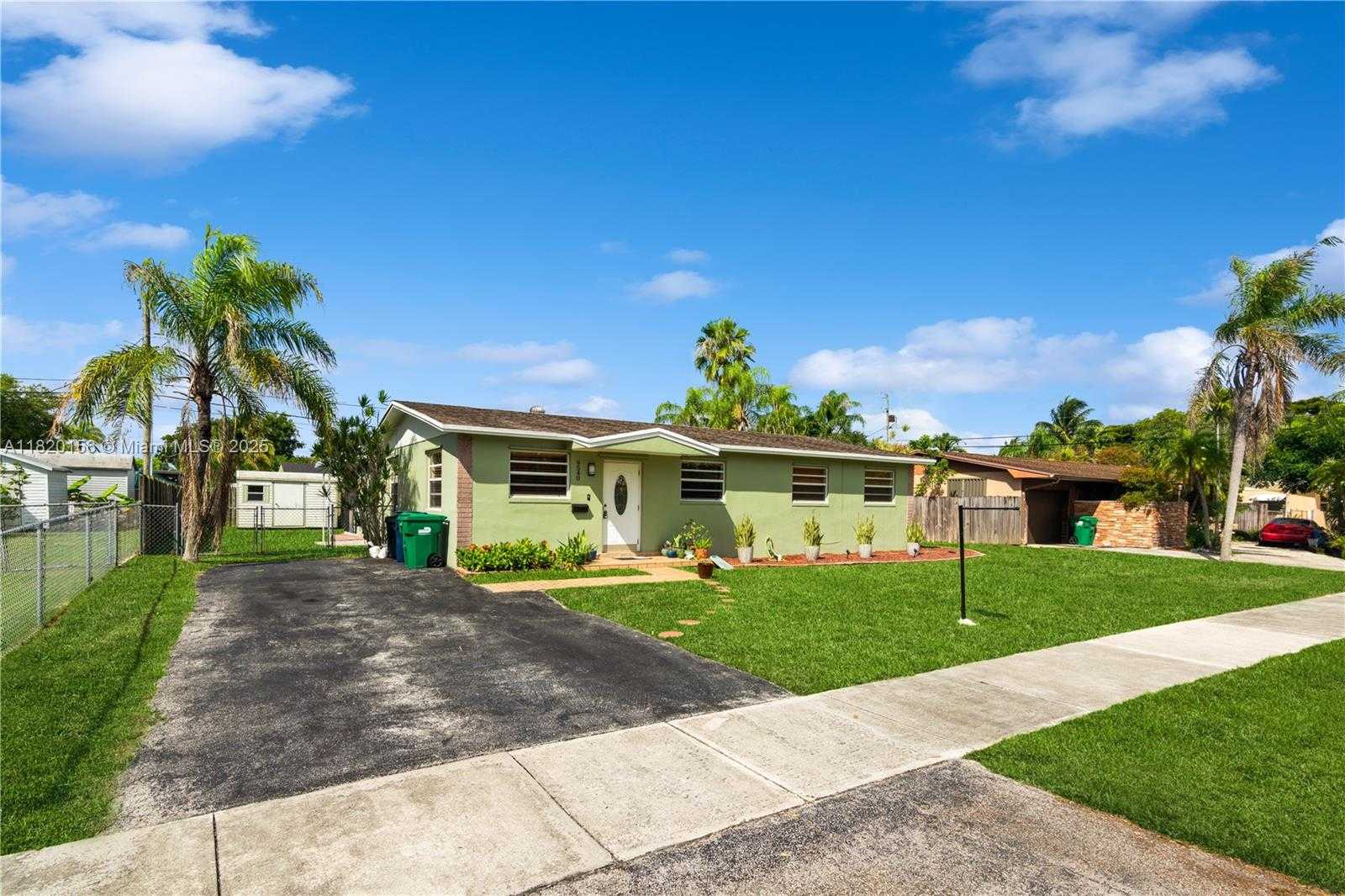 Small Image of 9540 LISA RD, Cutler Bay Number 6