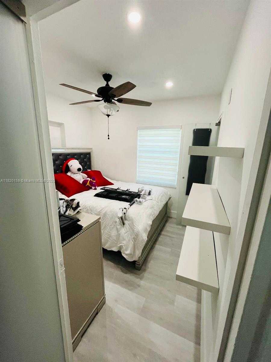Small Image of 872 NORTH WEST 16TH TER, Fort Lauderdale Number 17