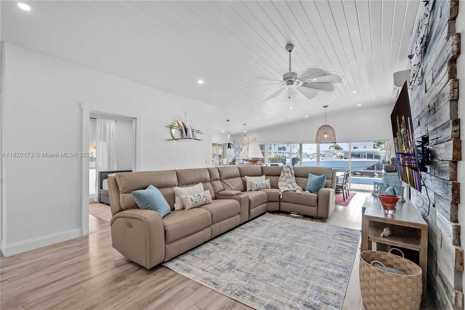 Small Image of 250 LOWER MATECUMBE RD, Key Largo Number 29