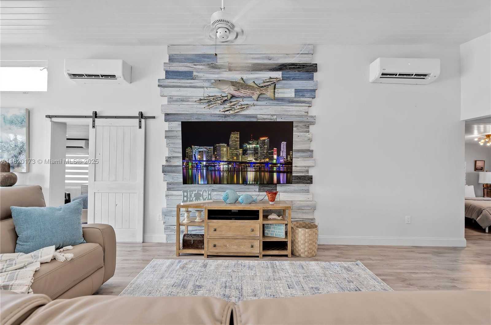 Small Image of 250 LOWER MATECUMBE RD, Key Largo Number 30
