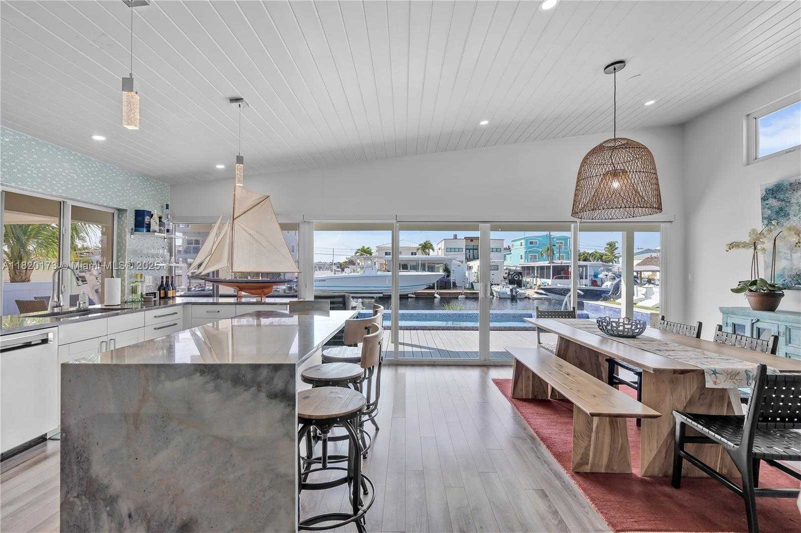 Small Image of 250 LOWER MATECUMBE RD, Key Largo Number 33