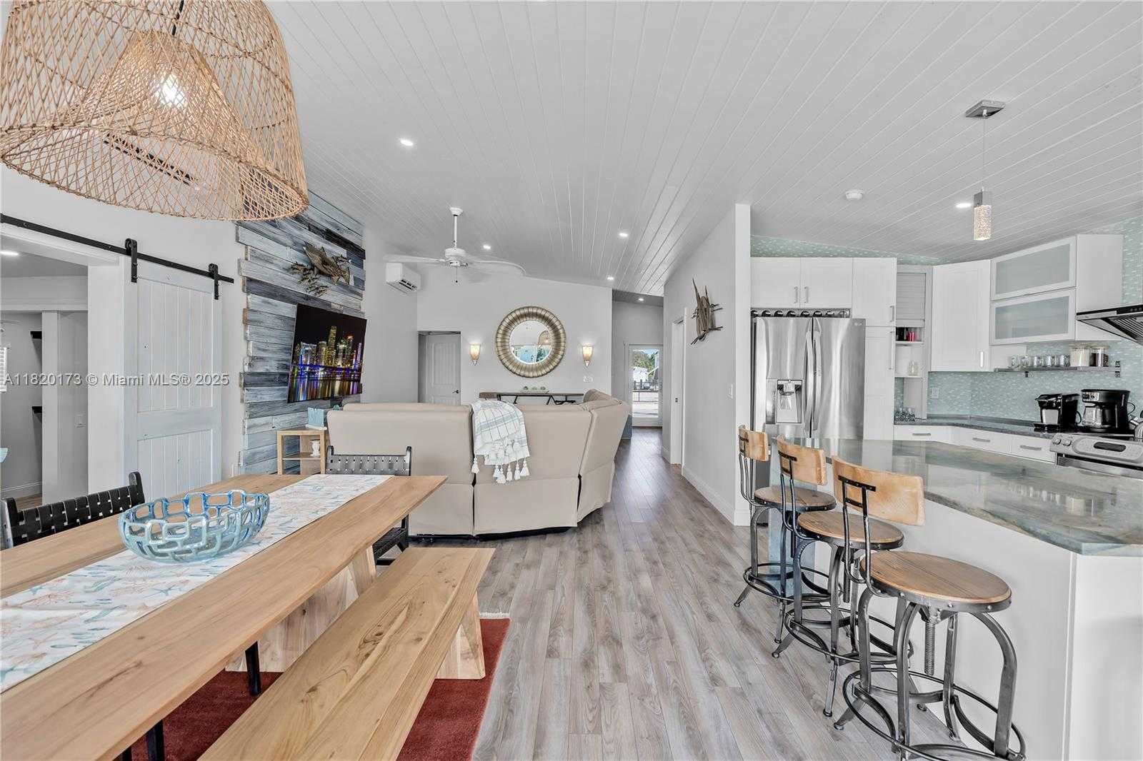 Small Image of 250 LOWER MATECUMBE RD, Key Largo Number 39