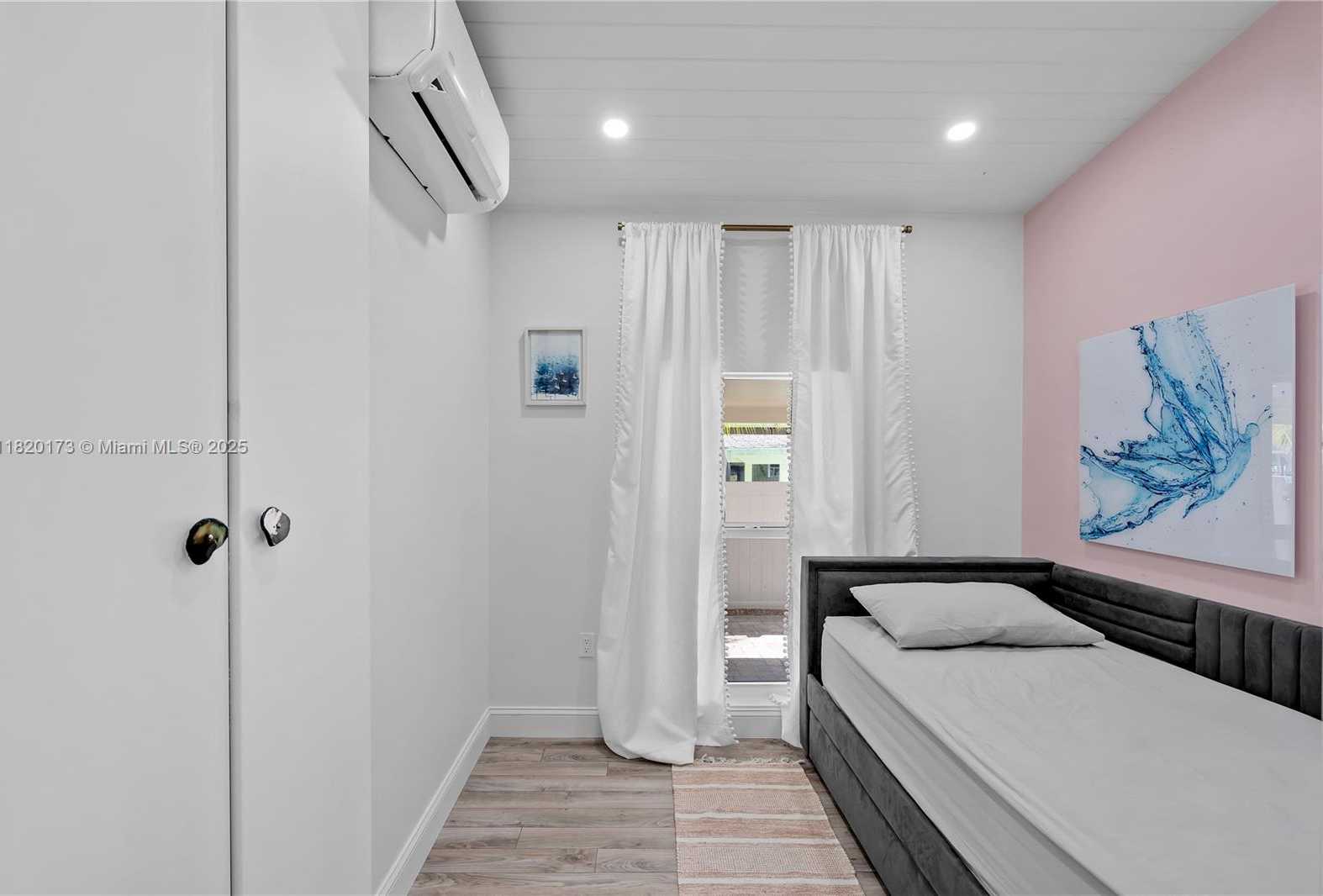 Small Image of 250 LOWER MATECUMBE RD, Key Largo Number 43