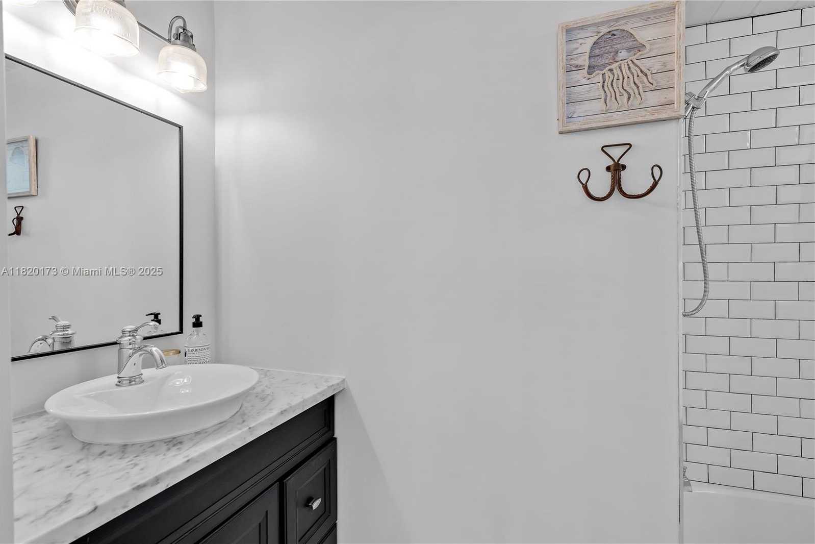 Small Image of 250 LOWER MATECUMBE RD, Key Largo Number 58