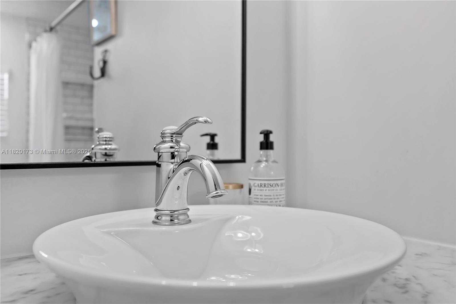 Small Image of 250 LOWER MATECUMBE RD, Key Largo Number 64