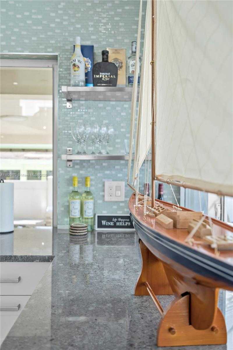 Small Image of 250 LOWER MATECUMBE RD, Key Largo Number 68