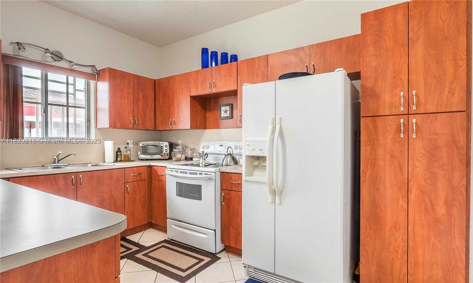 Small Image of 19730 NORTH WEST 78TH PATH, Hialeah Number 12