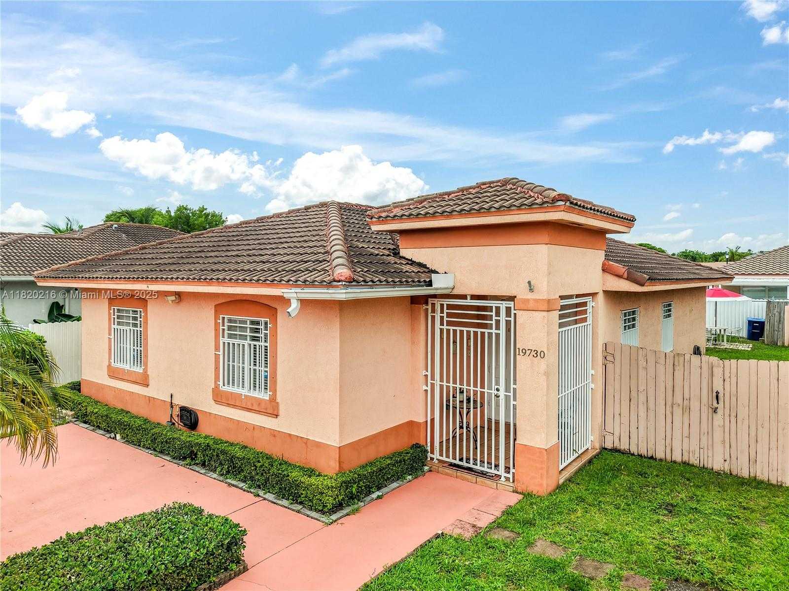 Small Image of 19730 NORTH WEST 78TH PATH, Hialeah Number 2