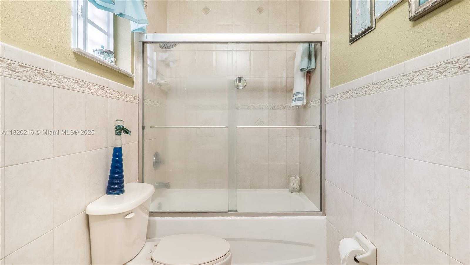 Small Image of 19730 NORTH WEST 78TH PATH, Hialeah Number 24