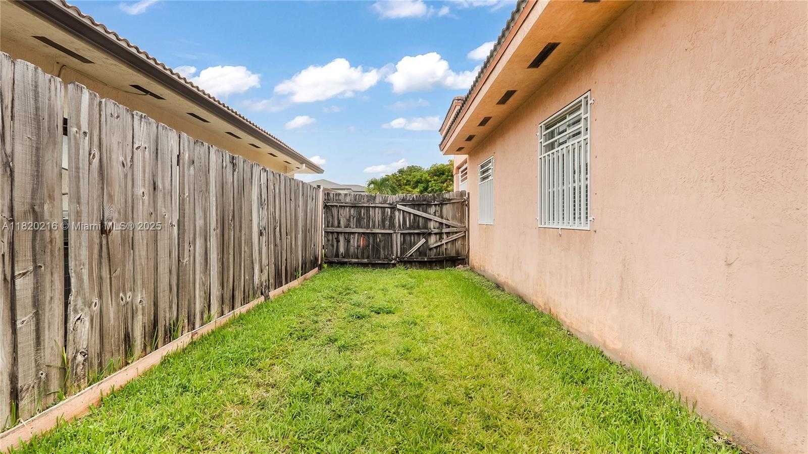 Small Image of 19730 NORTH WEST 78TH PATH, Hialeah Number 28