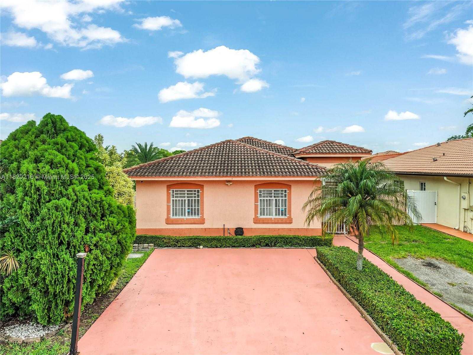 Small Image of 19730 NORTH WEST 78TH PATH, Hialeah Number 3