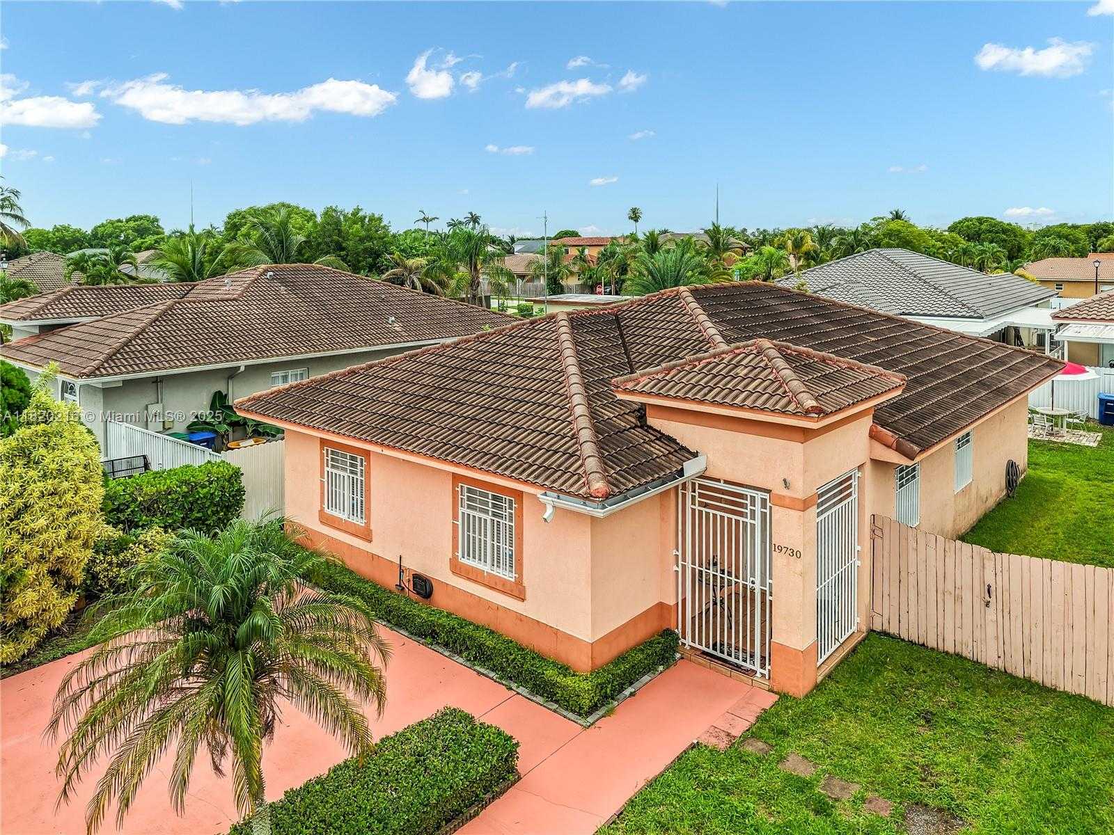 Small Image of 19730 NORTH WEST 78TH PATH, Hialeah Number 4
