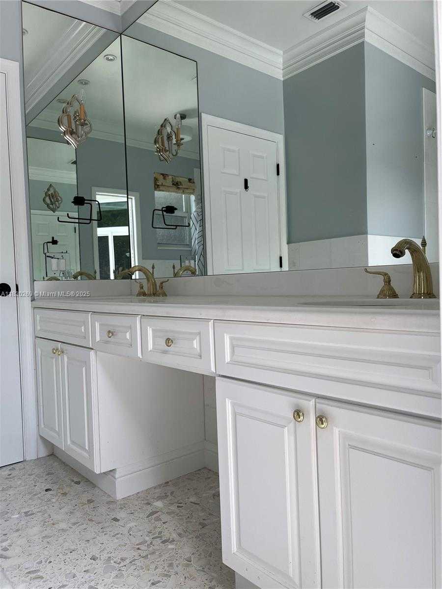 Small Image of 1290 GINGER CIR, Weston Number 21