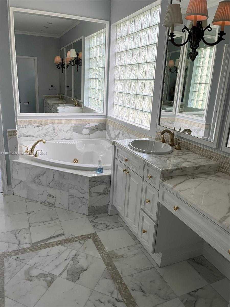 Small Image of 1290 GINGER CIR, Weston Number 9