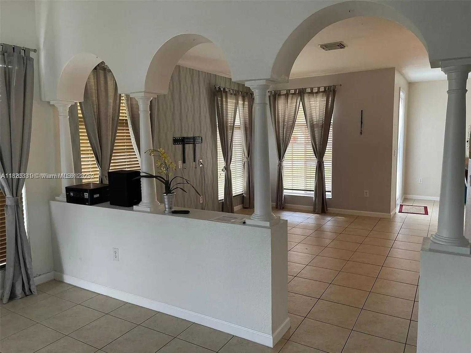 Small Image of 14318 SOUTH WEST 275TH LN, Homestead Number 4