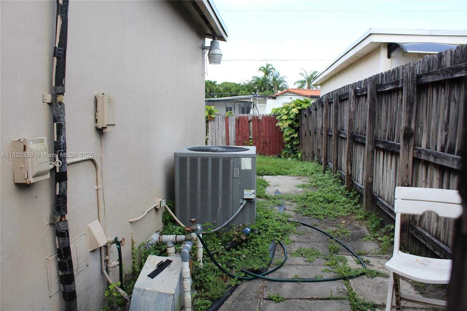 Small Image of 17820 NORTH WEST 82ND AVE, Hialeah Number 11