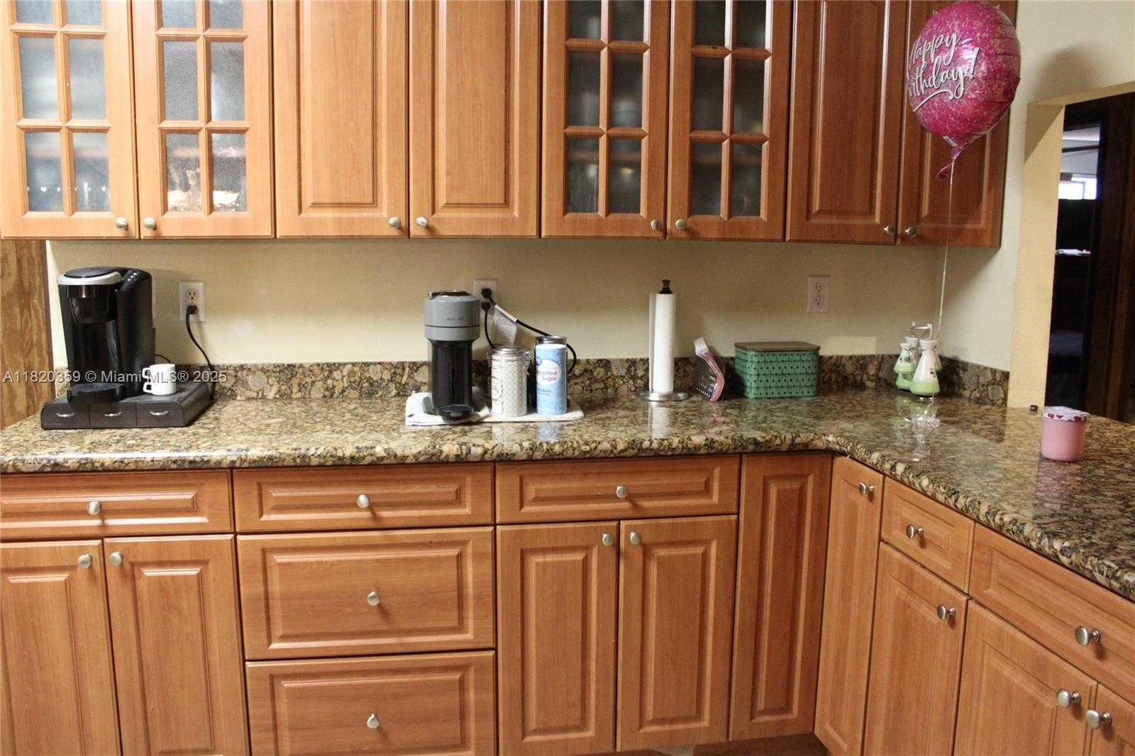 Small Image of 17820 NORTH WEST 82ND AVE, Hialeah Number 4