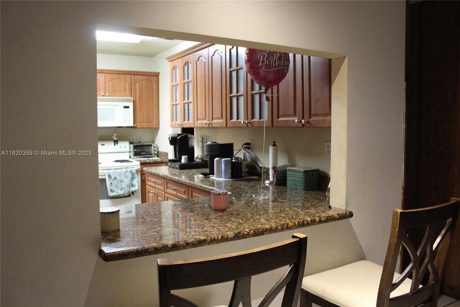 Small Image of 17820 NORTH WEST 82ND AVE, Hialeah Number 7
