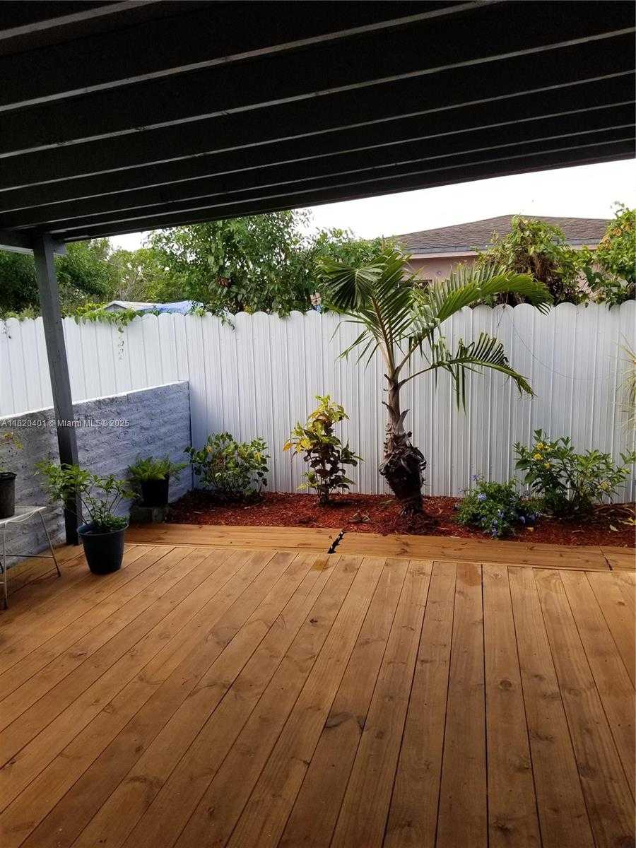 Small Image of 1016 NORTH EAST 4 AVENUE, Homestead Number 11