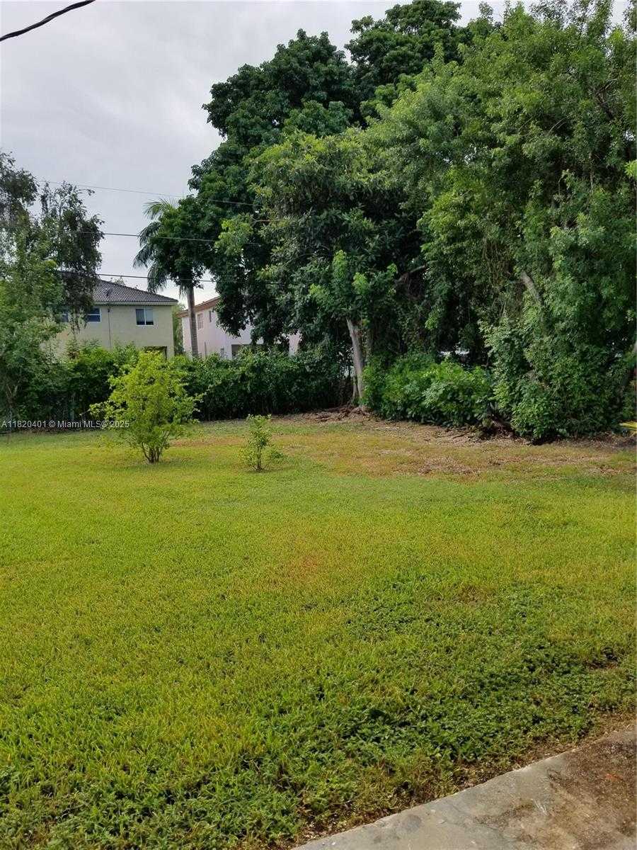 Small Image of 1016 NORTH EAST 4 AVENUE, Homestead Number 12
