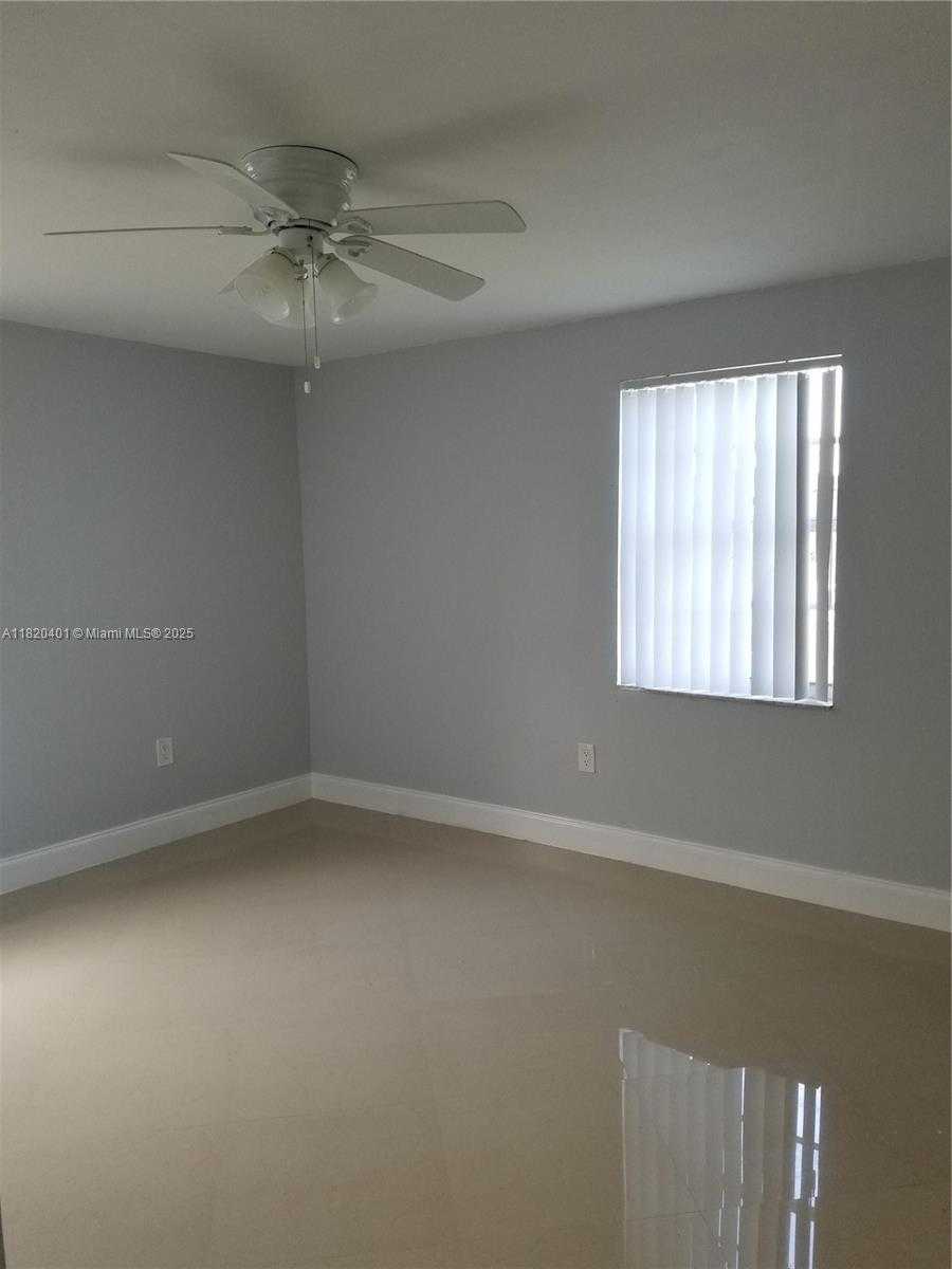 Small Image of 1016 NORTH EAST 4 AVENUE, Homestead Number 4