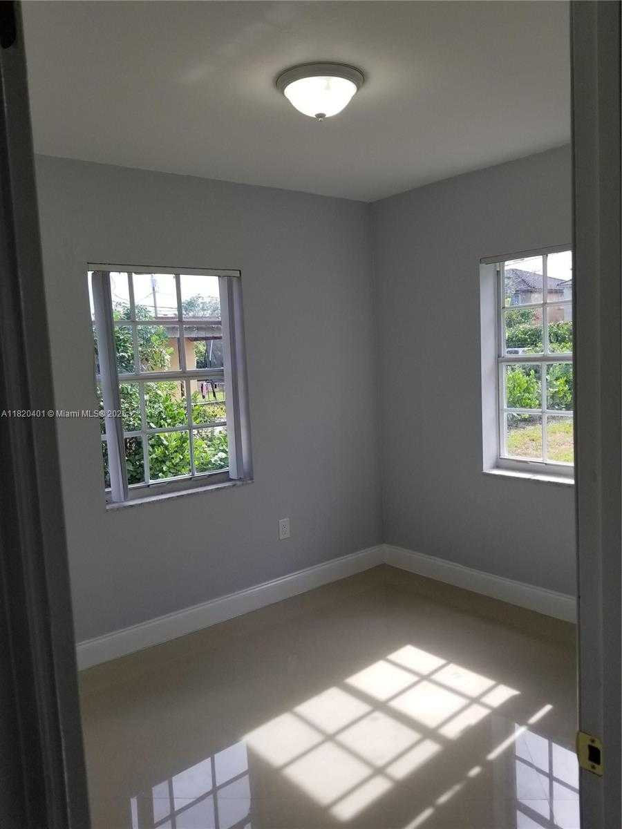 Small Image of 1016 NORTH EAST 4 AVENUE, Homestead Number 5