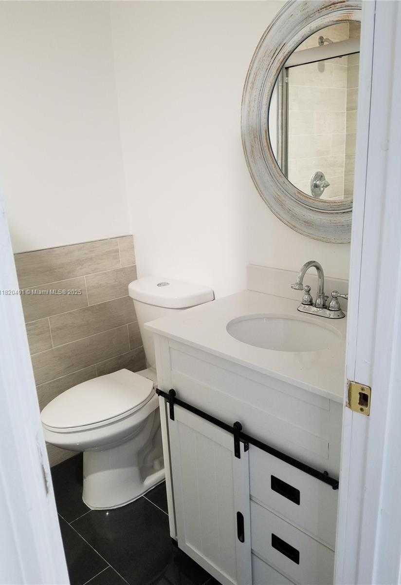 Small Image of 1016 NORTH EAST 4 AVENUE, Homestead Number 8