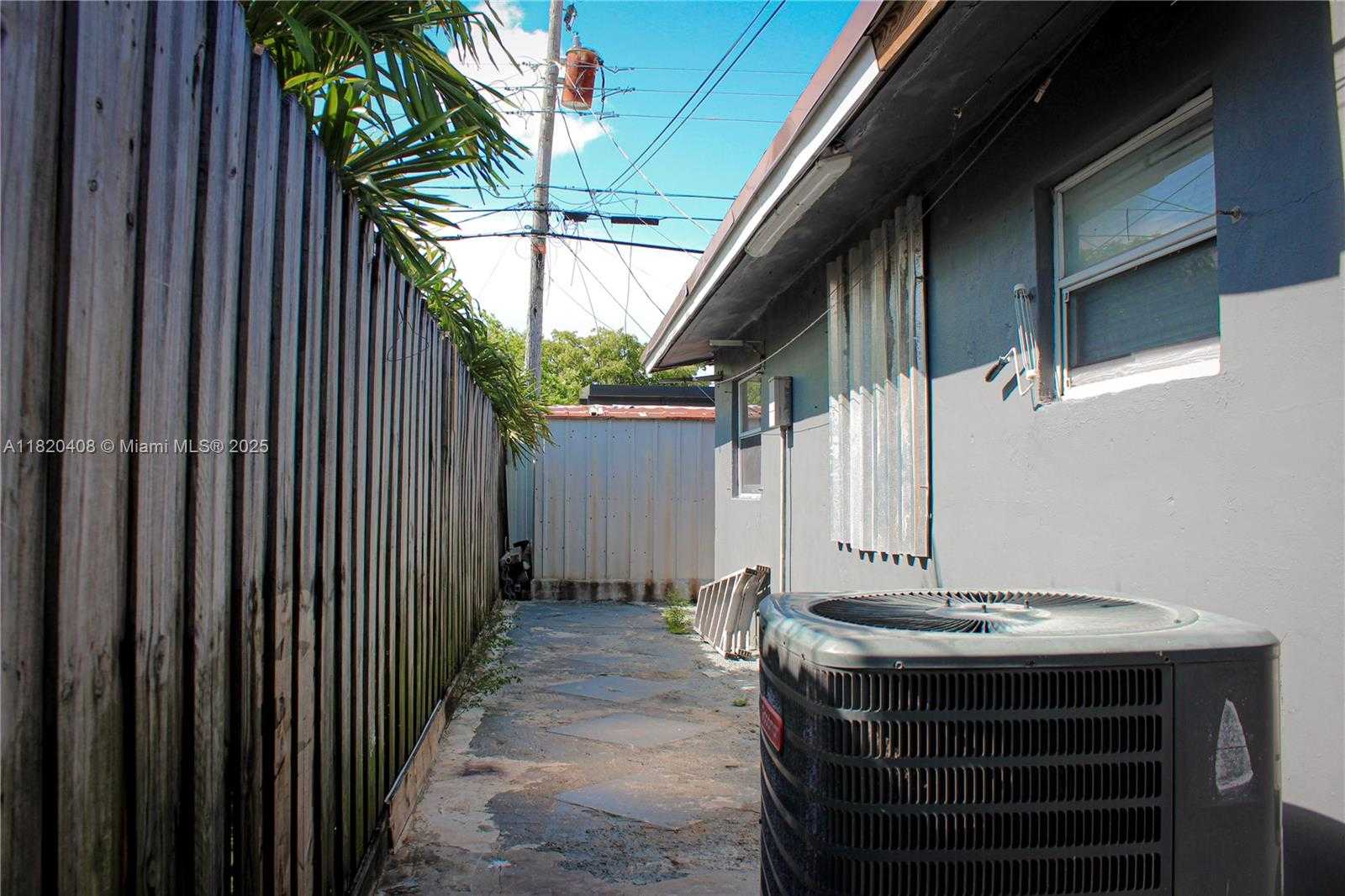 Small Image of 7811 SHERIDAN ST, Hollywood Number 14