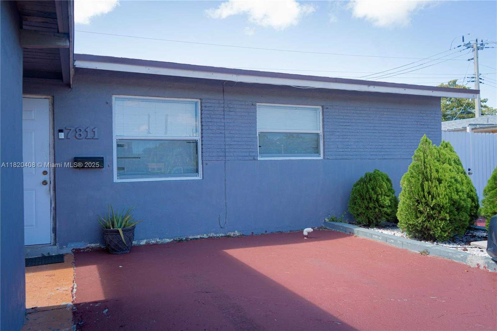 Small Image of 7811 SHERIDAN ST, Hollywood Number 2