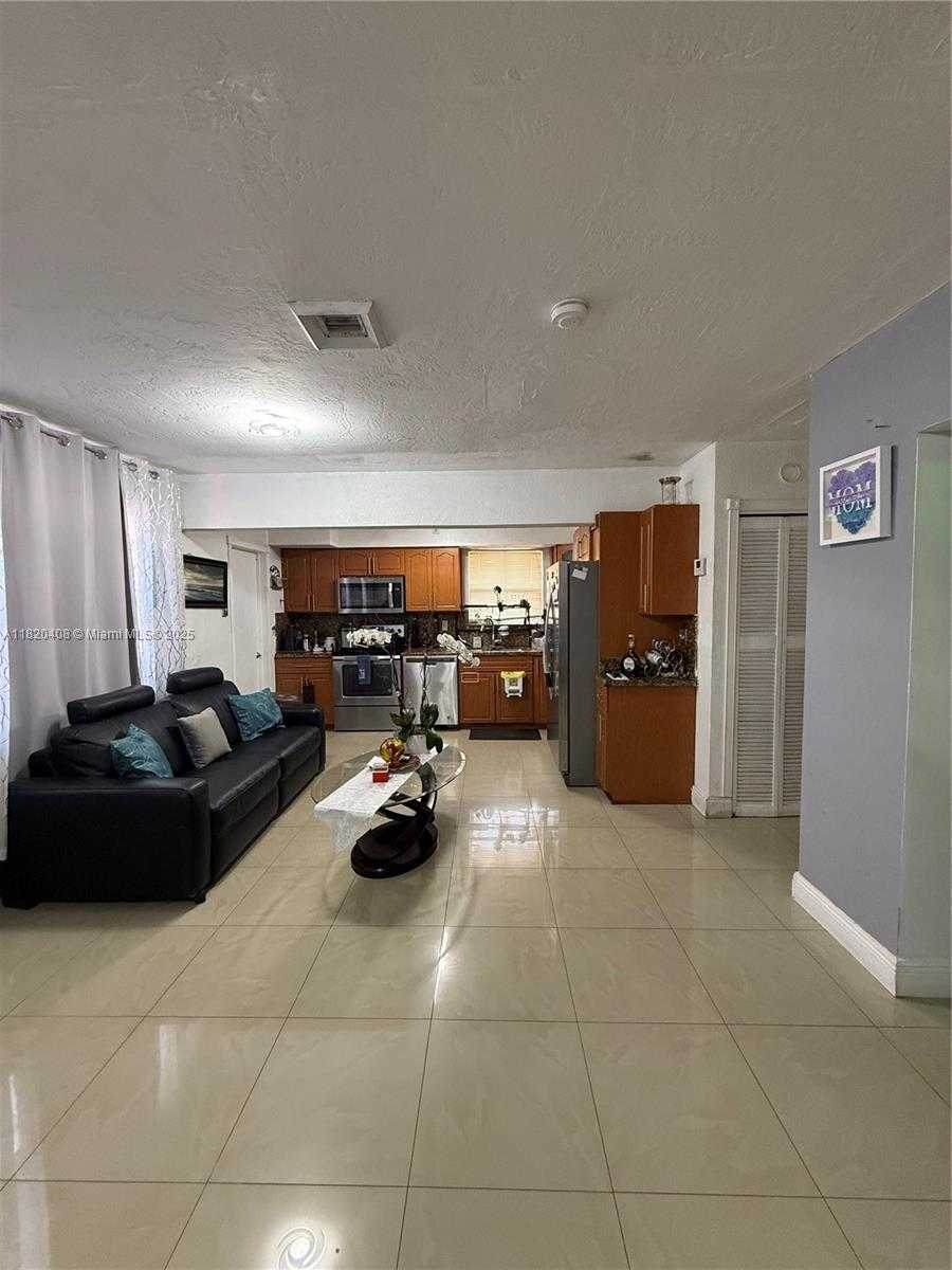 Small Image of 7811 SHERIDAN ST, Hollywood Number 8