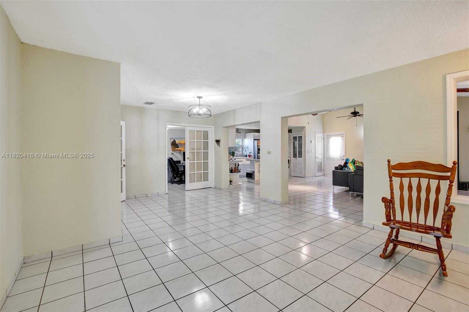 Small Image of 7950 NORTH WEST 174TH TER, Hialeah Number 11