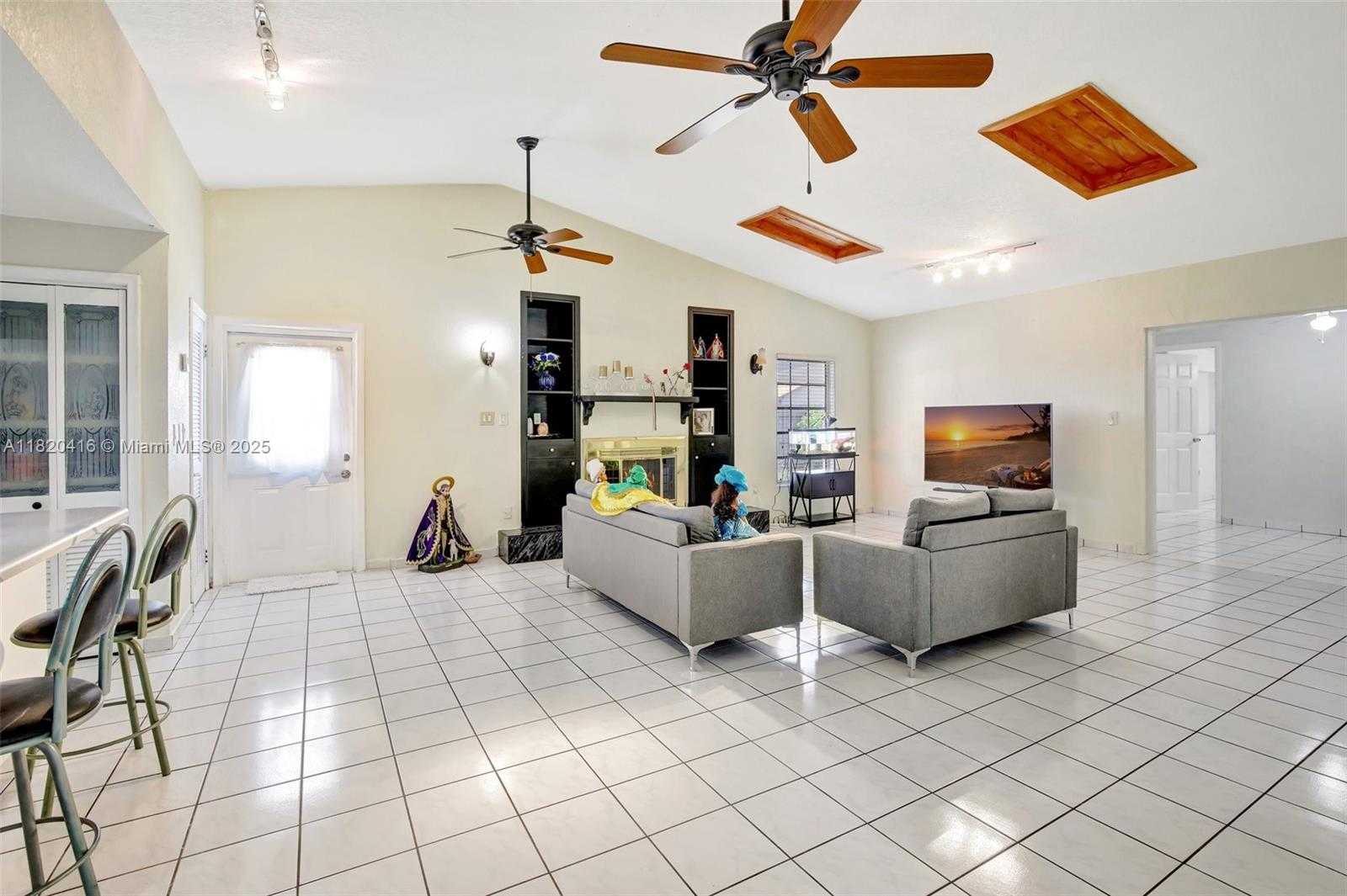 Small Image of 7950 NORTH WEST 174TH TER, Hialeah Number 13