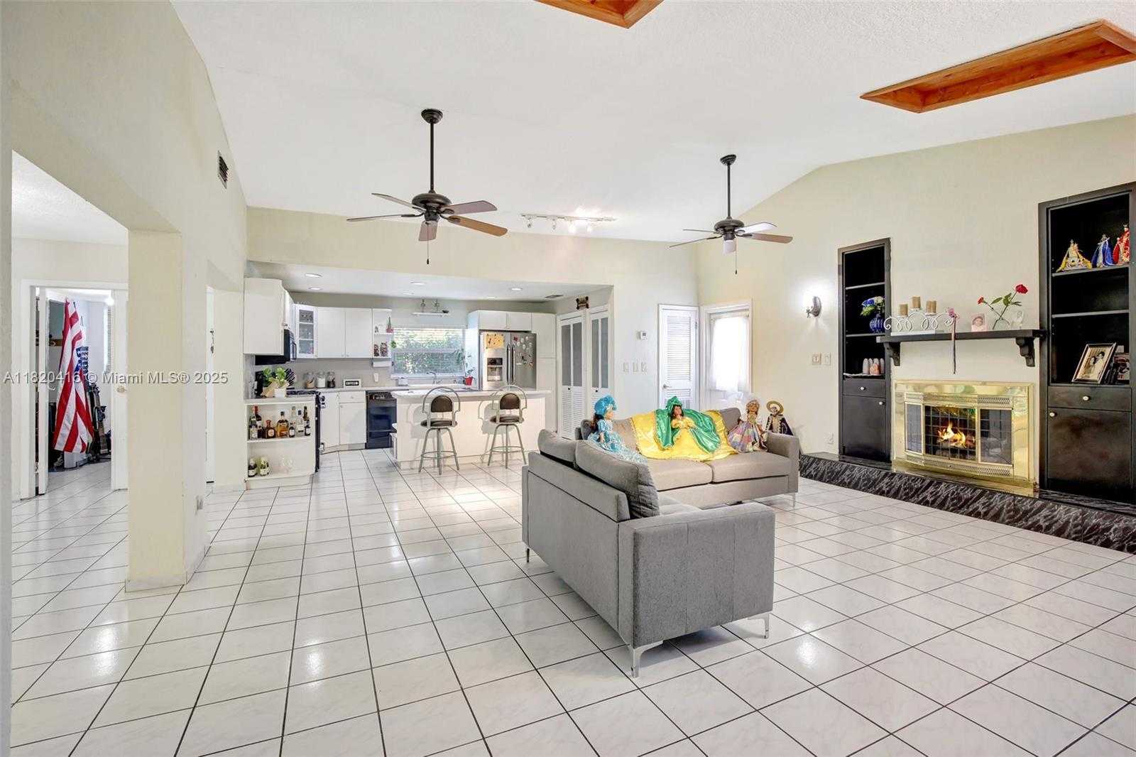 Small Image of 7950 NORTH WEST 174TH TER, Hialeah Number 16