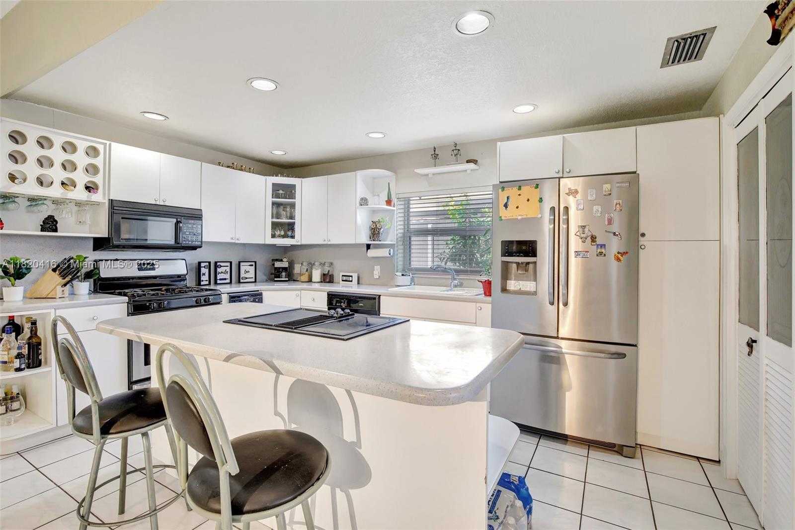 Small Image of 7950 NORTH WEST 174TH TER, Hialeah Number 20