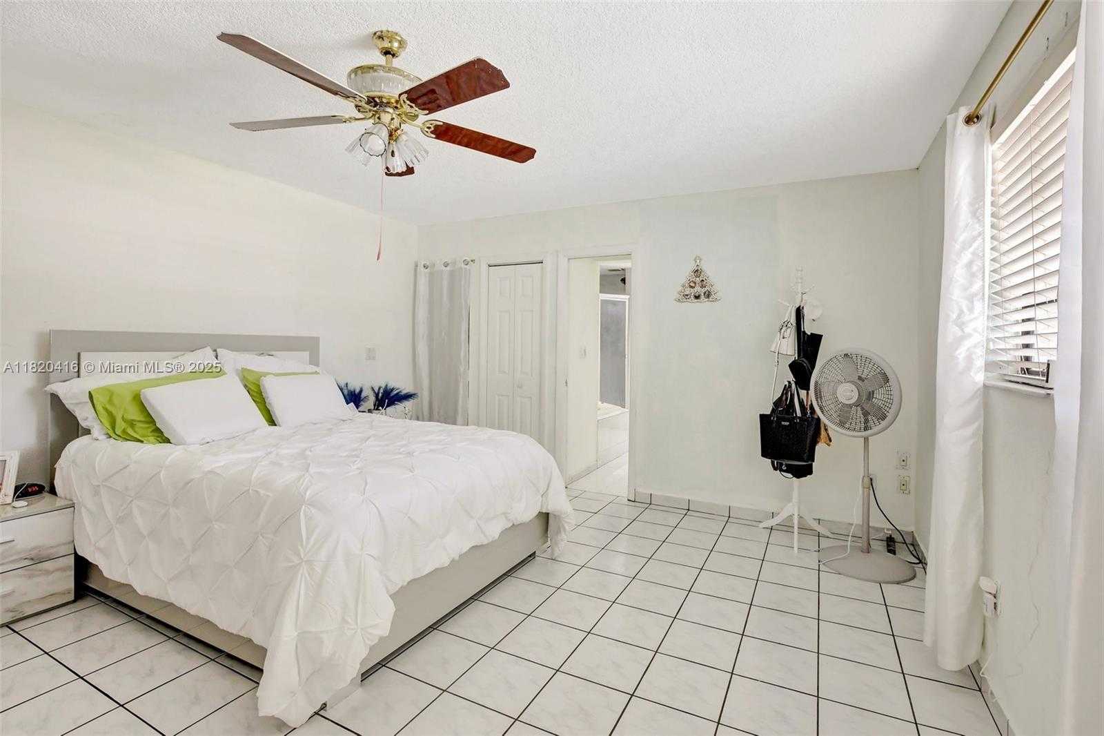 Small Image of 7950 NORTH WEST 174TH TER, Hialeah Number 21