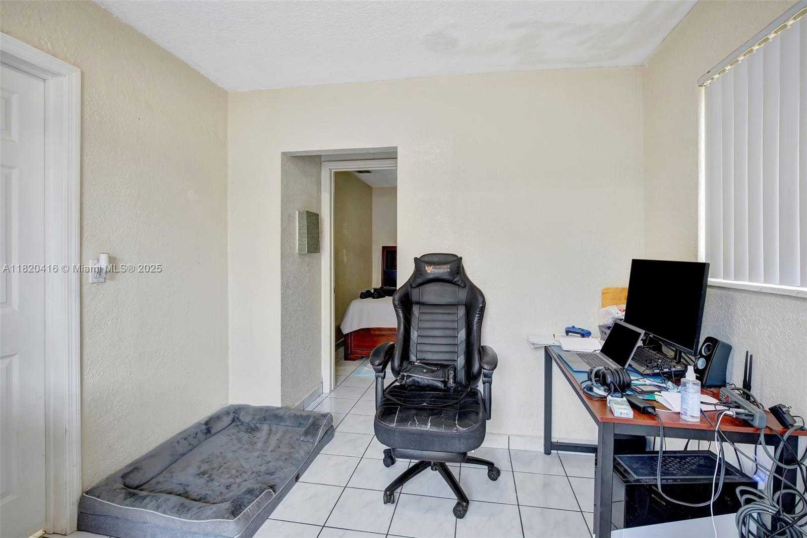 Small Image of 7950 NORTH WEST 174TH TER, Hialeah Number 35