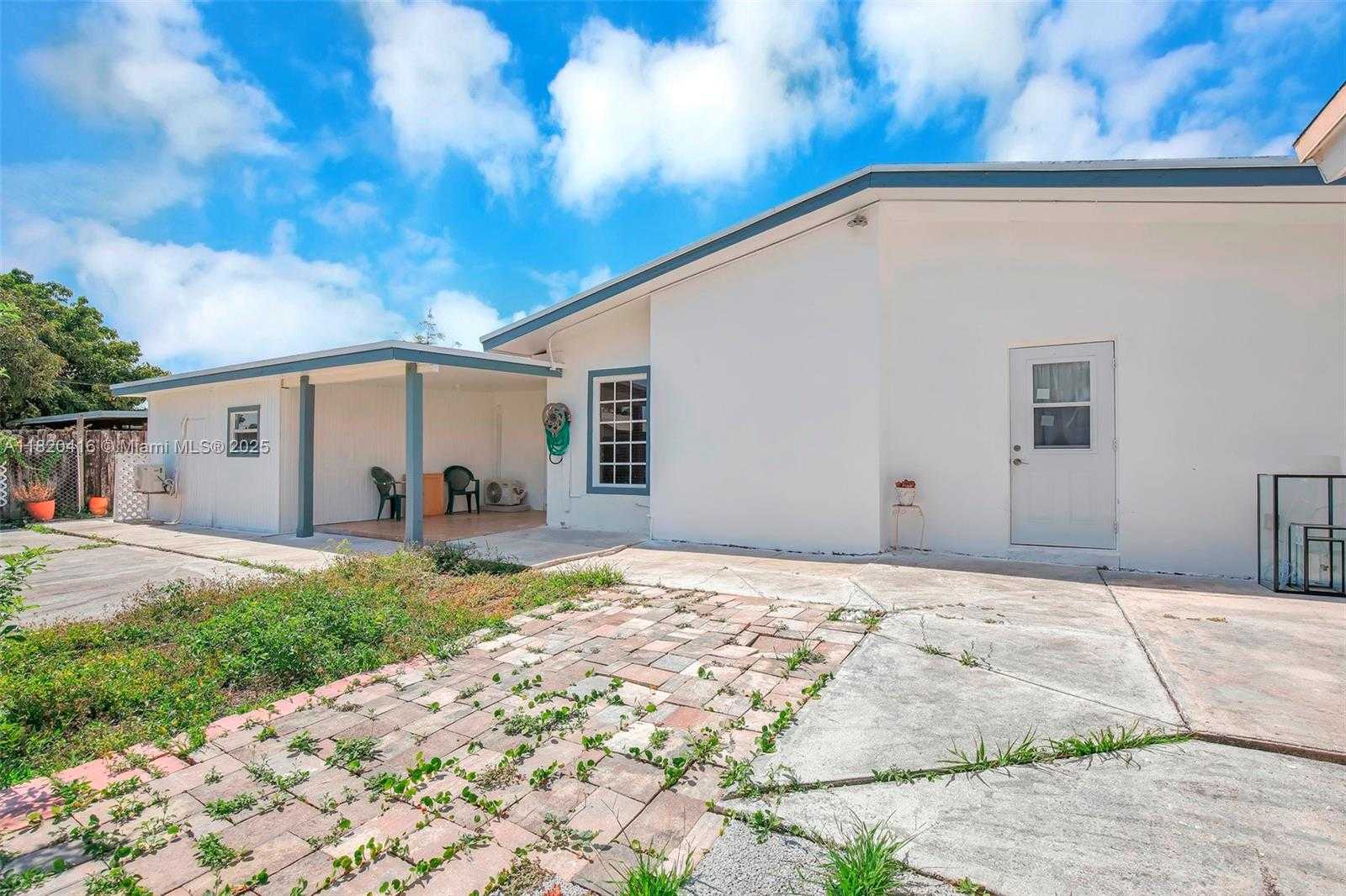 Small Image of 7950 NORTH WEST 174TH TER, Hialeah Number 43