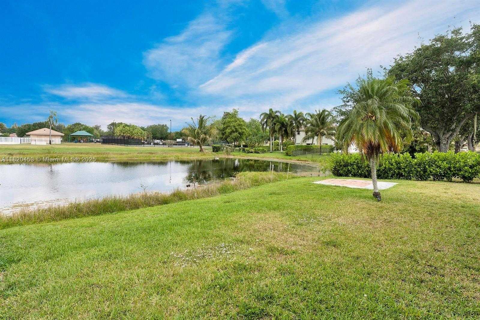Small Image of 142 SOUTH WEST 204TH AVE, Pembroke Pines Number 19