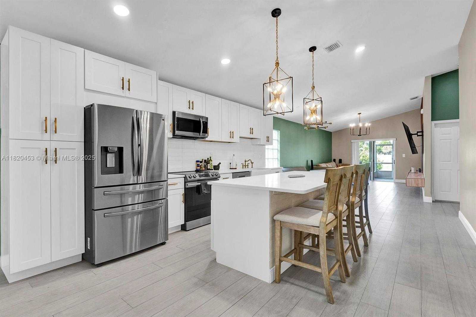 Small Image of 142 SOUTH WEST 204TH AVE, Pembroke Pines Number 3