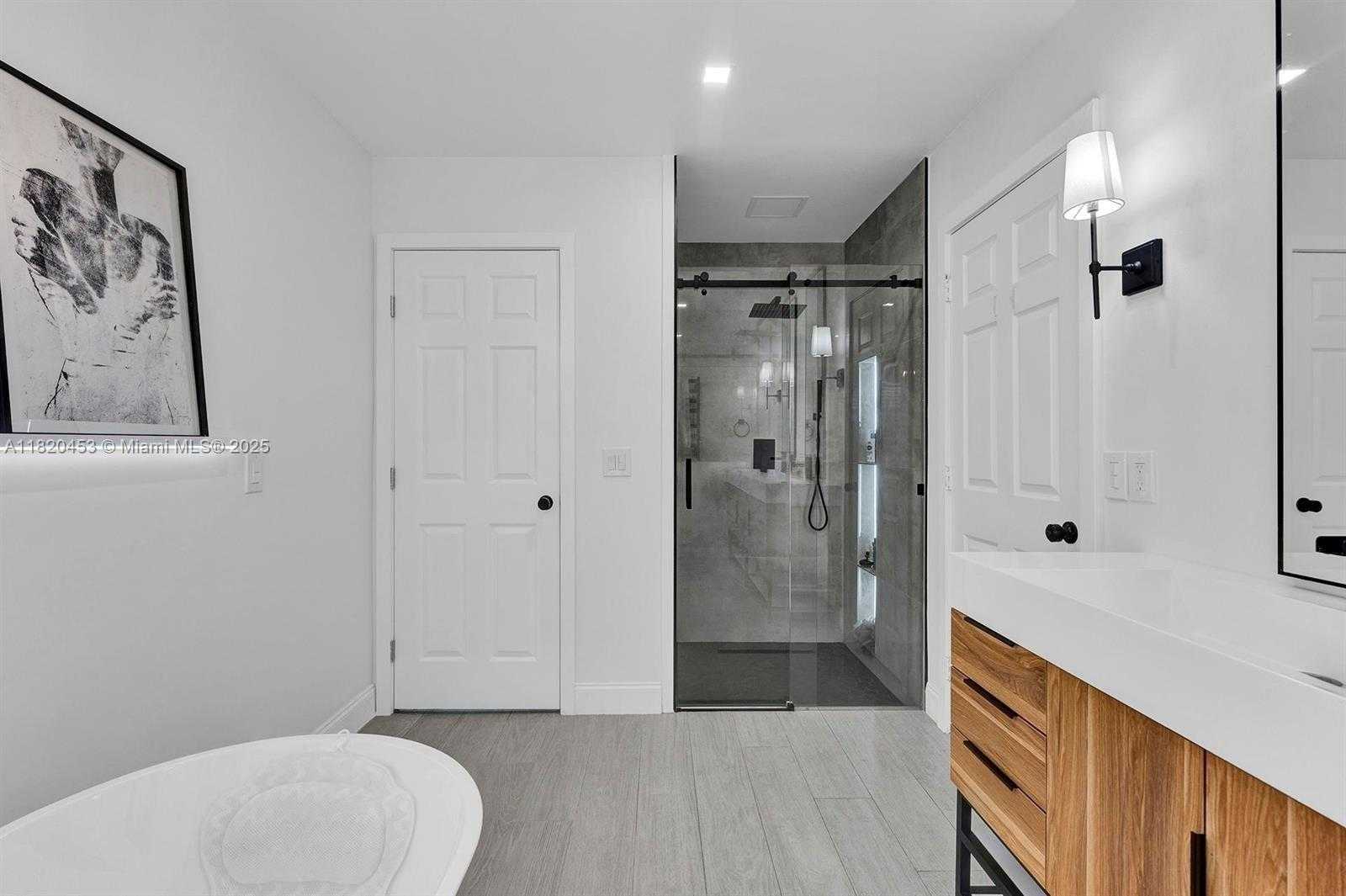 Small Image of 142 SOUTH WEST 204TH AVE, Pembroke Pines Number 9