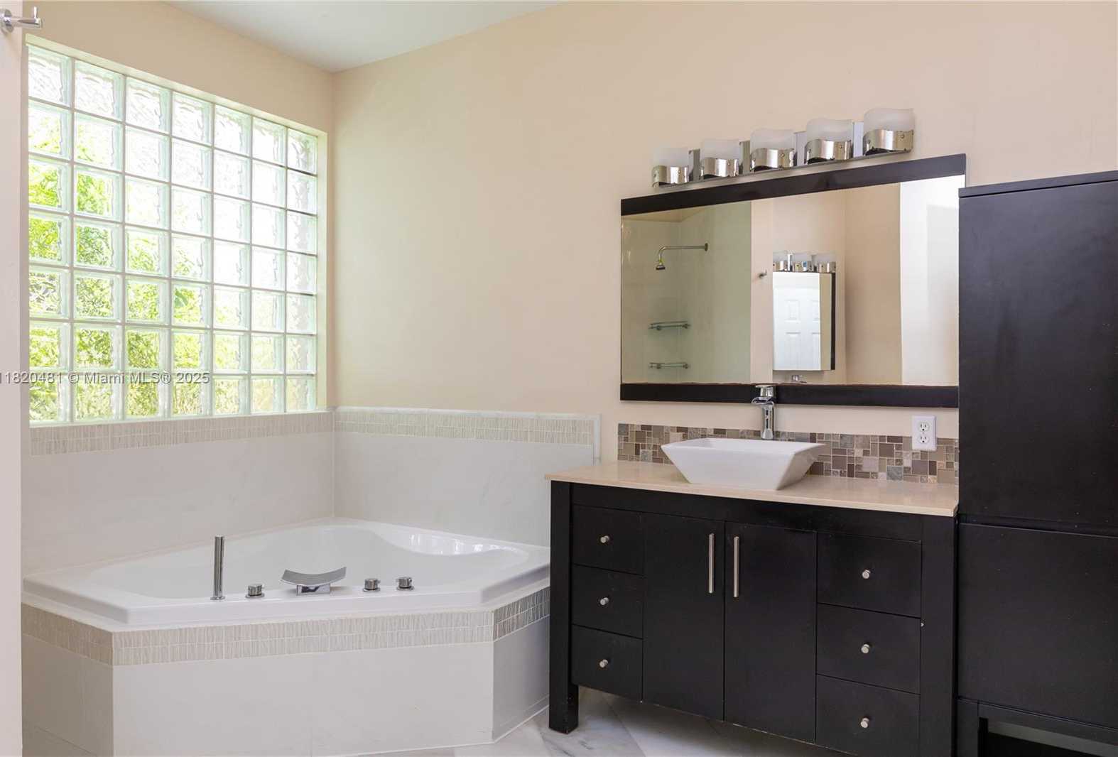 Small Image of 12123 NORTH WEST 15TH CT, Coral Springs Number 21