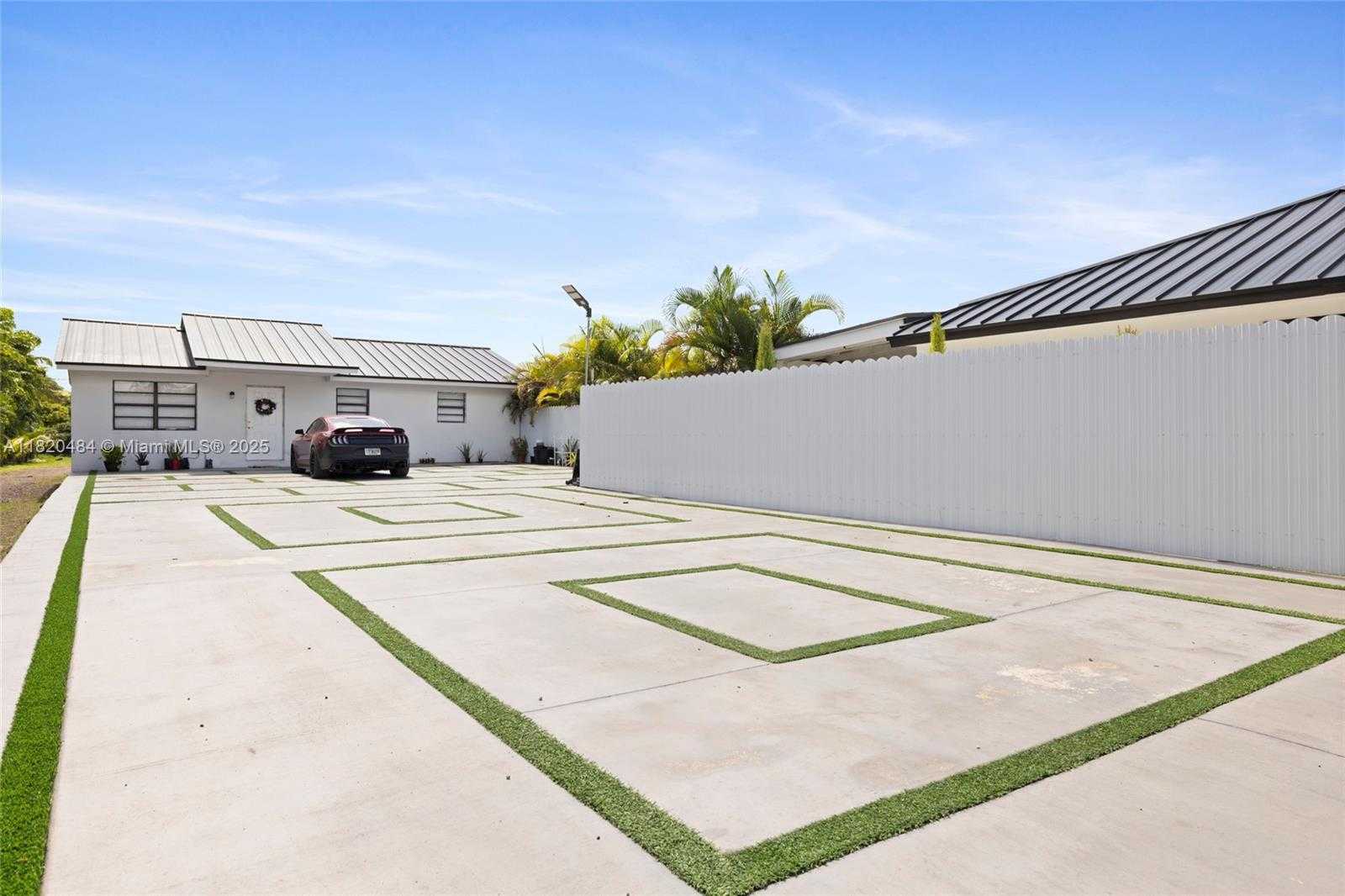 Small Image of 23421 SOUTH WEST 217TH AVE, Homestead Number 31