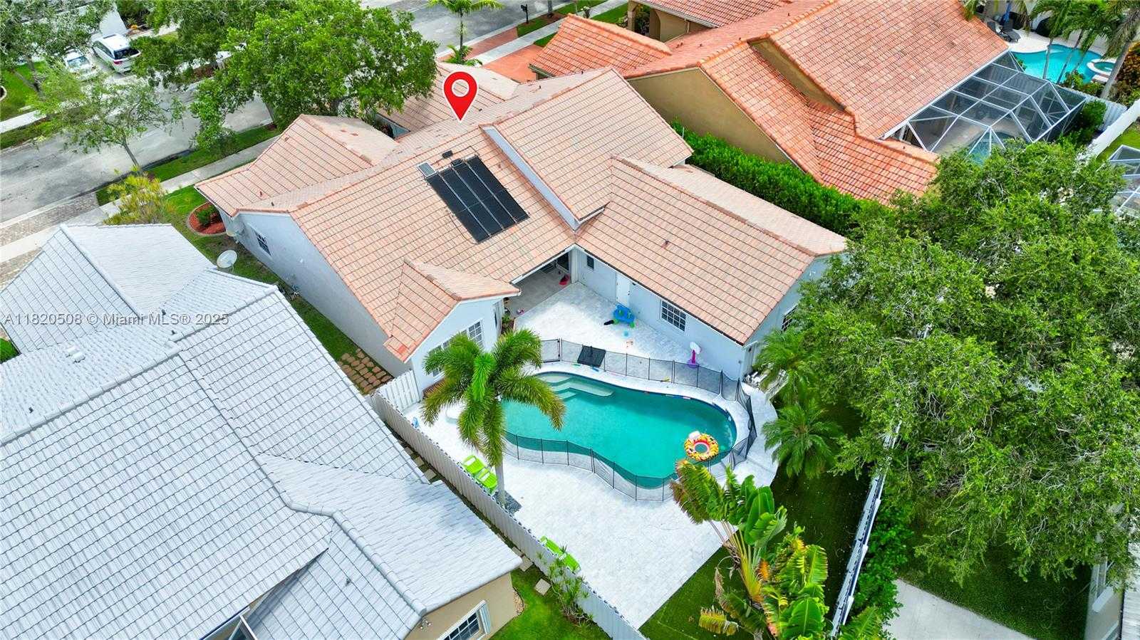 Small Image of 803 HERITAGE DR, Weston Number 22