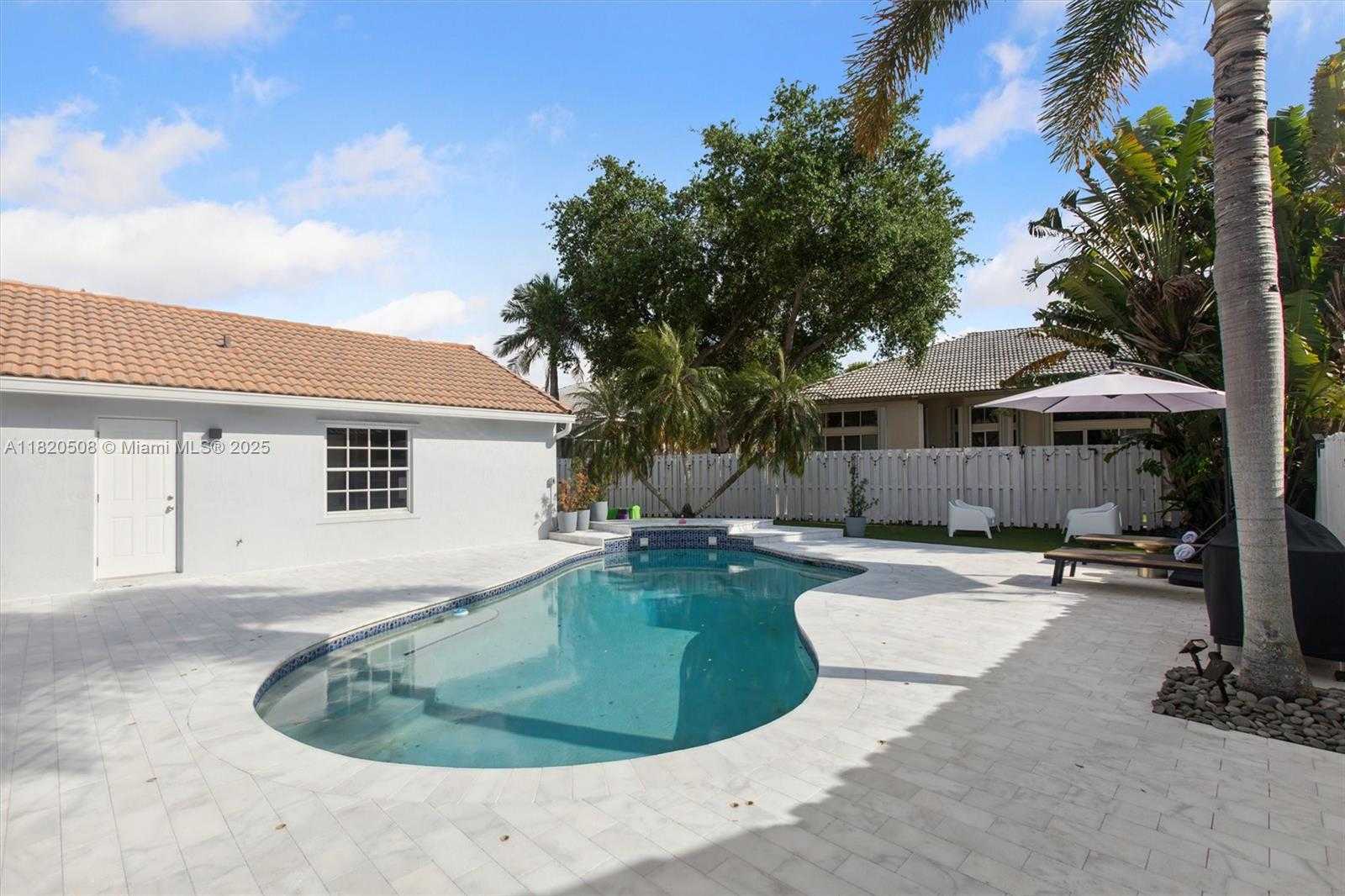 Small Image of 803 HERITAGE DR, Weston Number 23