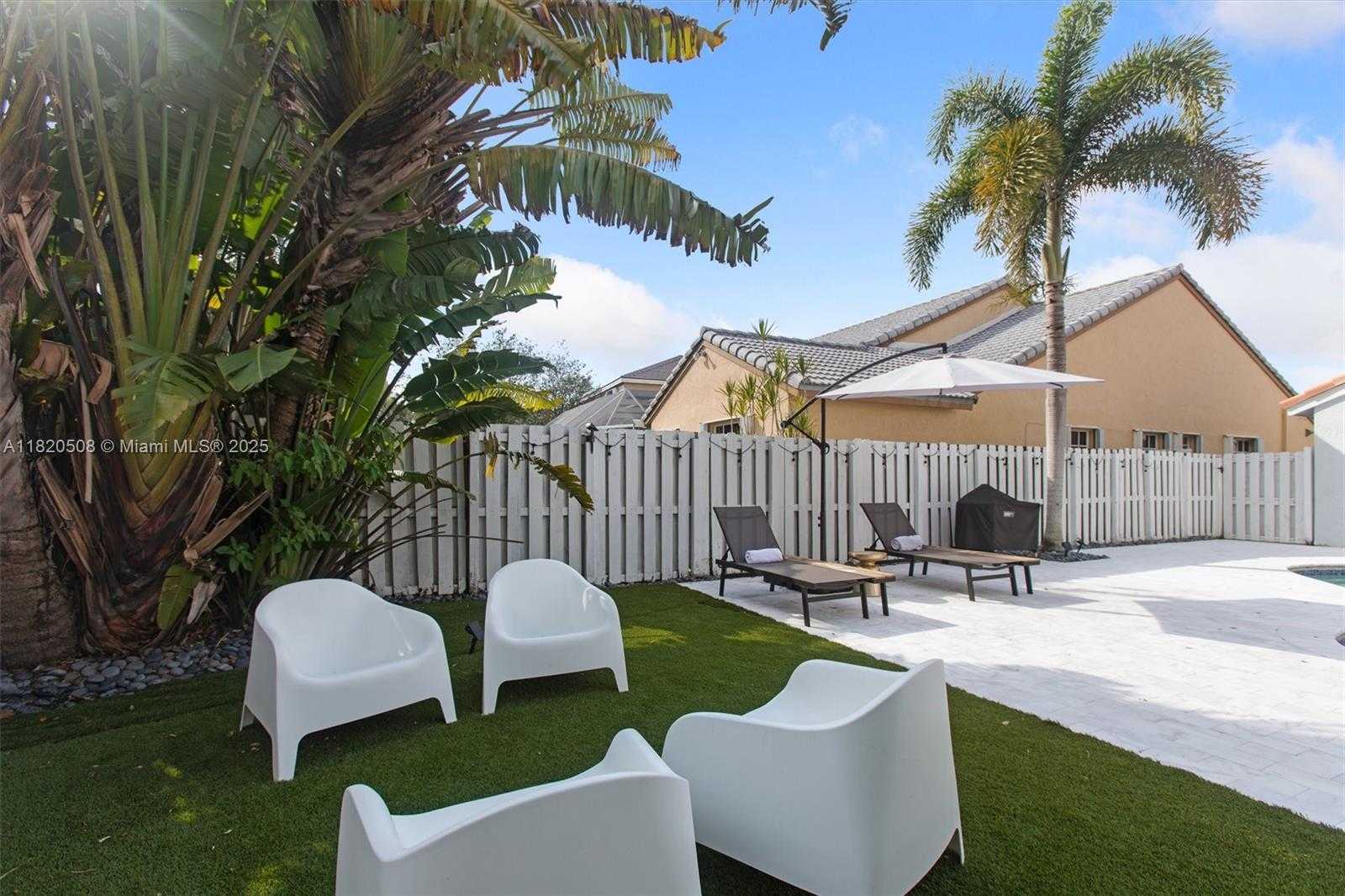 Small Image of 803 HERITAGE DR, Weston Number 27