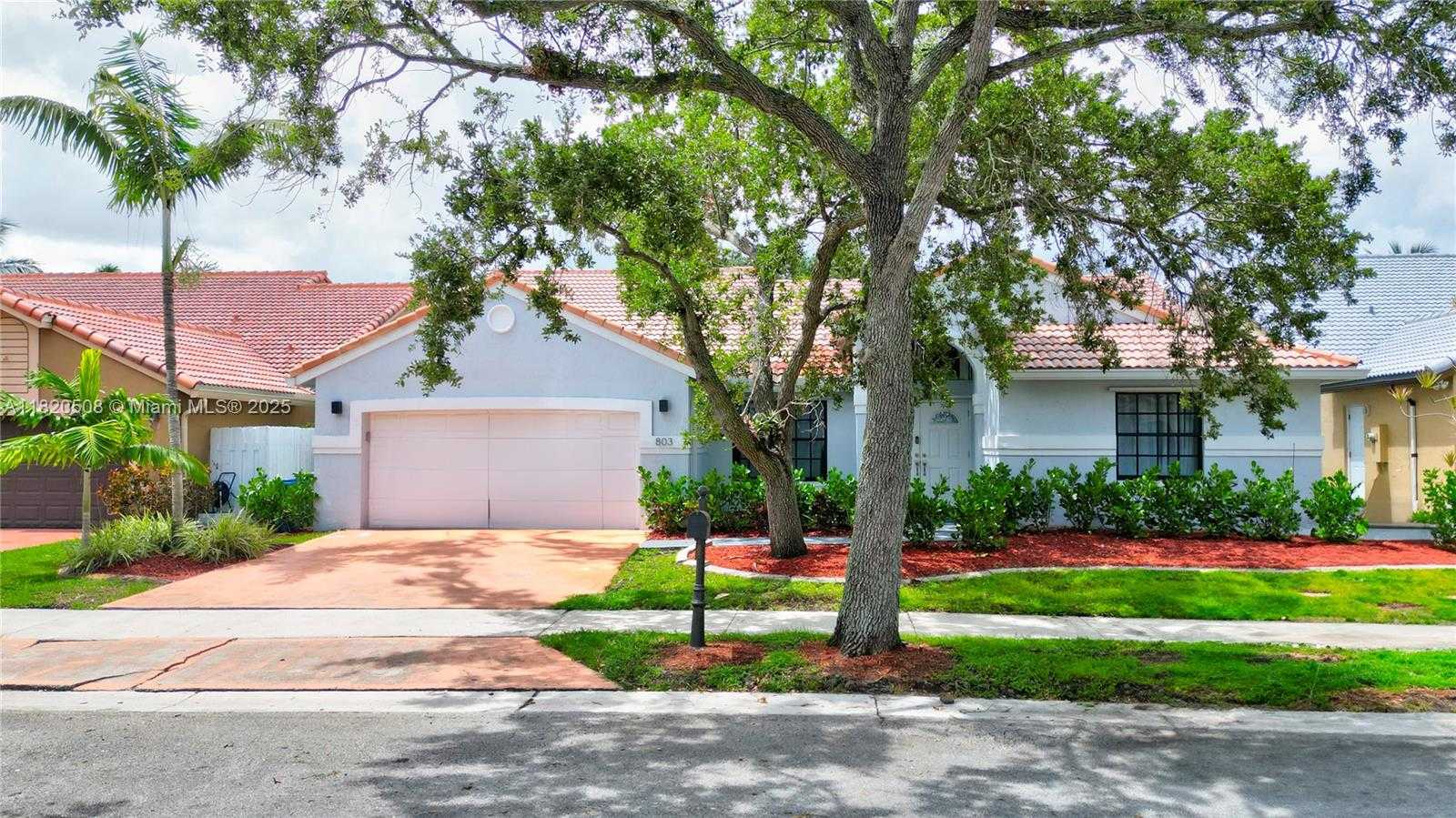 Small Image of 803 HERITAGE DR, Weston Number 3