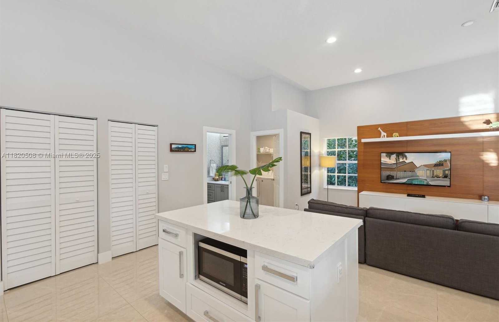 Small Image of 803 HERITAGE DR, Weston Number 34