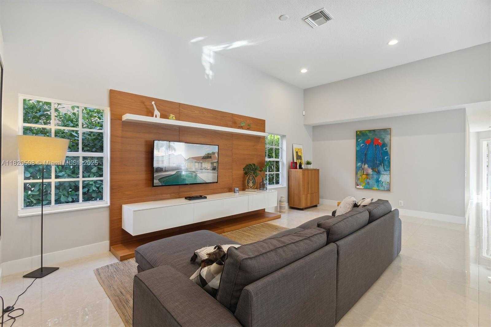 Small Image of 803 HERITAGE DR, Weston Number 36